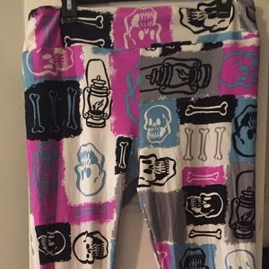 LuLaRoe TC leggings Halloween Skulls